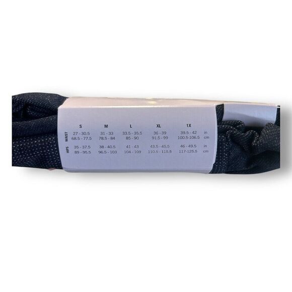 Spanx 1X Blue Denim Wash Seamless Leggings Love Your Assets Slimming NWT - Picture 6 of 9